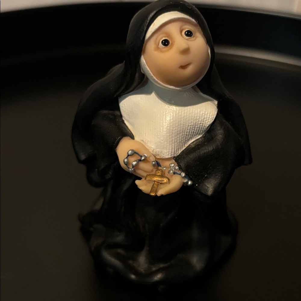 Sister Folk “Daily Reminder”Nun Figurine with Gold Accent